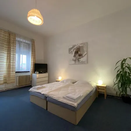 Pensión Restaurace A Klatovsky Dvur 3*