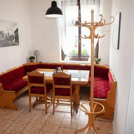 Restaurace A Klatovský Dvůr 3*