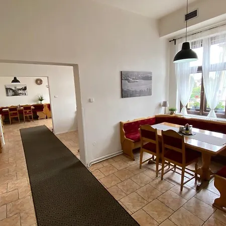 Penzion Restaurace A Klatovský Dvůr 3*