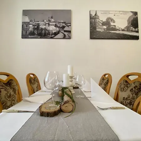 Restaurace A Klatovský Dvůr 3*