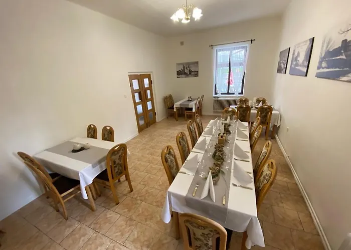 Restaurace A Klatovsky Dvur 3*